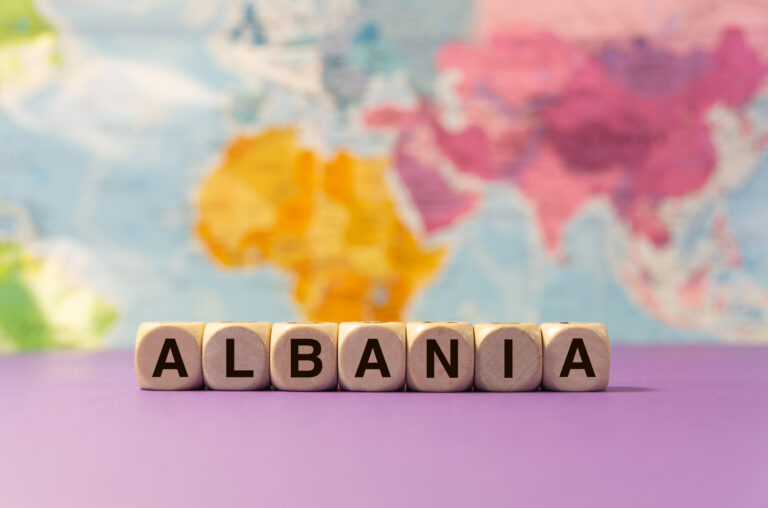 Die wichtigsten 100 Wörter auf Albanisch